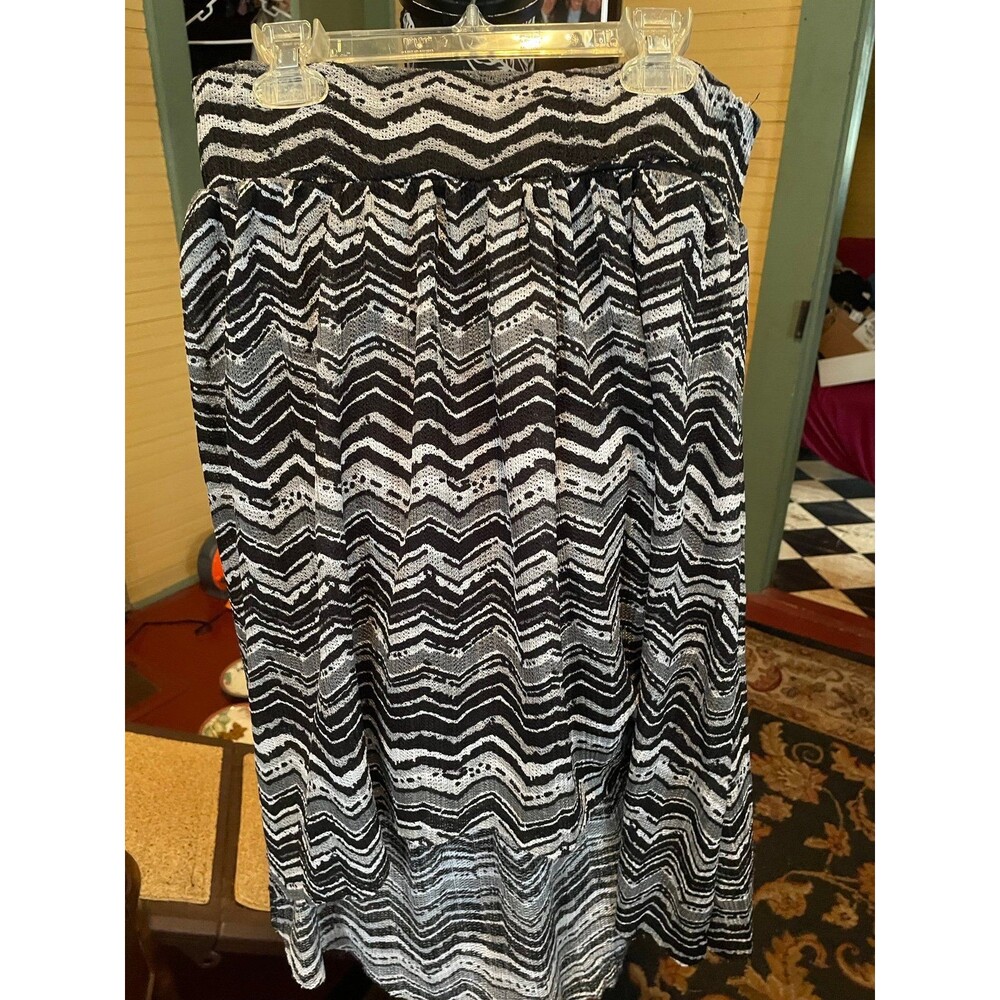 New Without Tags Contenta Size Medium Women’s High/Low Skirt 28" Waist